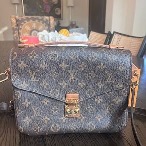 Louis Vuitton Pochette Métis MM MNG